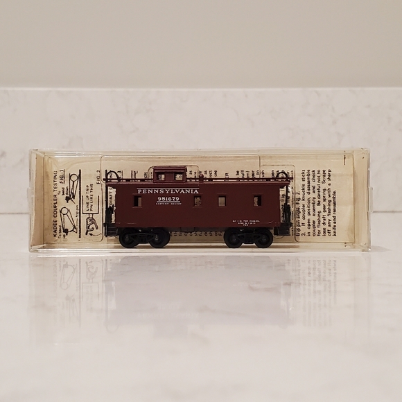 Kadee N Scale 50020 Pennsylvania Wood Sheathed Caboose 981679 - Picture 12 of 17